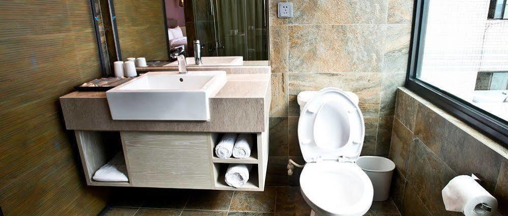 Hub Hotel Kaohsiung Yawan Branch Екстериор снимка